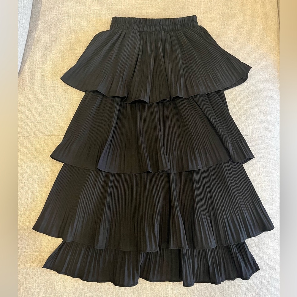 Pinkyotto Black ruffled tiered skirt